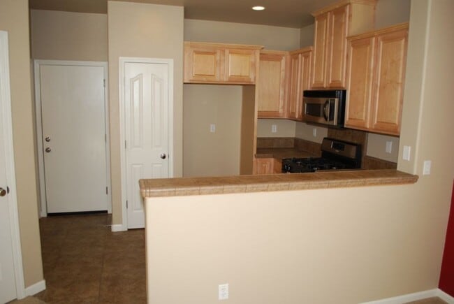 Building Photo - 8415 Oliva Rd