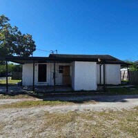 Building Photo - 4 Sandy Ln