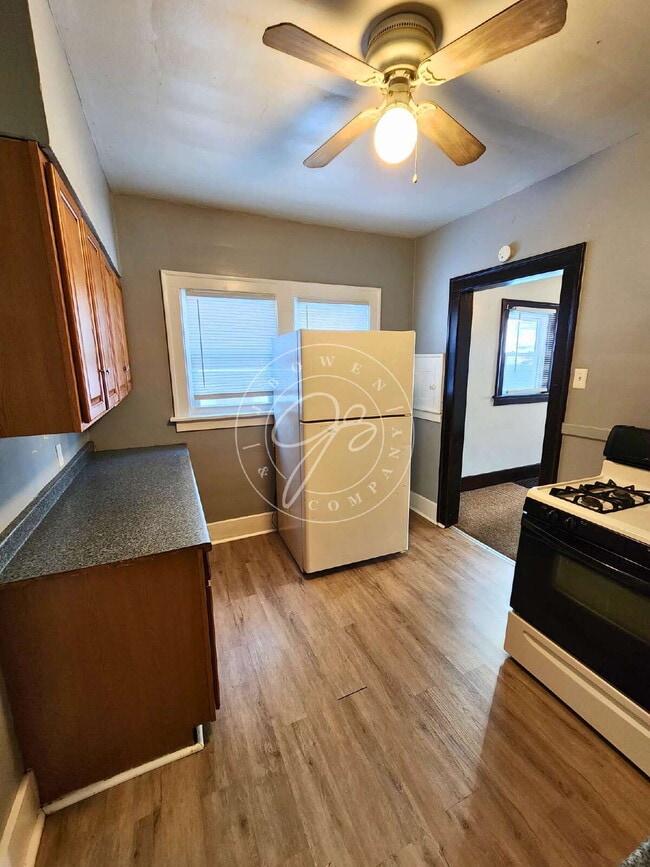 Building Photo - 1944 Crosswell Pl