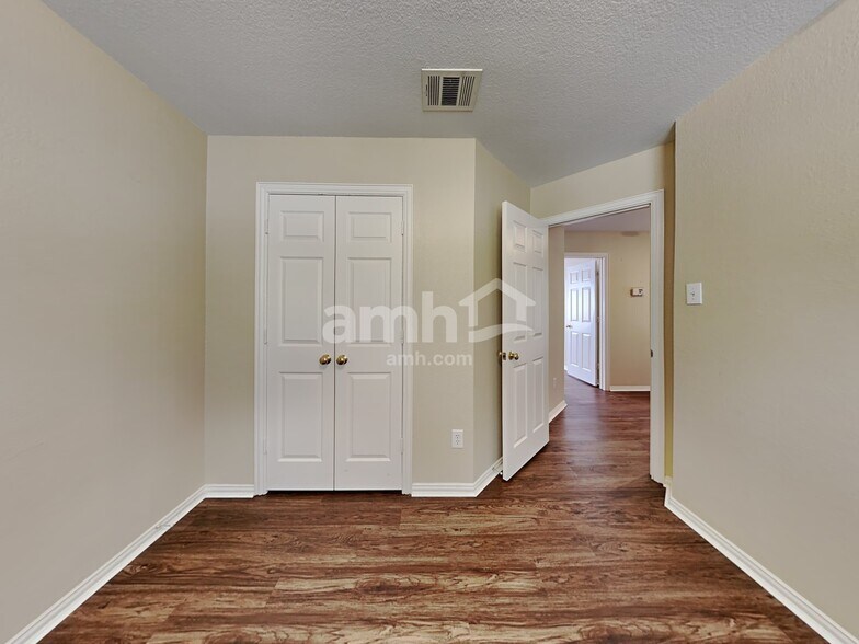 Building Photo - 5401 Pecan Creek Cir