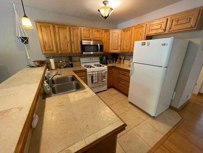 Building Photo - 175 Metz Ln
