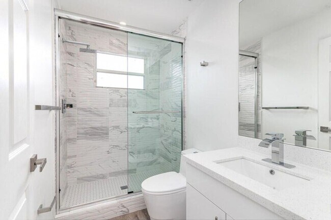 Building Photo - 10879 Handel Pl