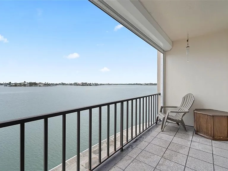 Building Photo - 7910 Sun Island Dr S