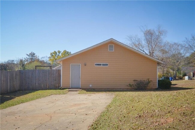 Building Photo - 130 Crystal Brook