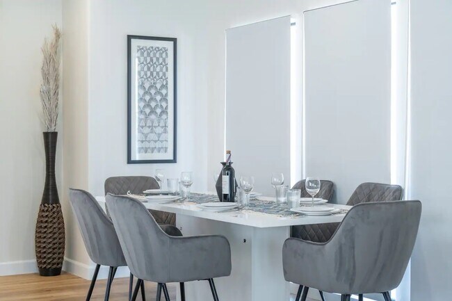 dining - 54525 Avenida Obregon