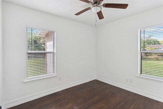 Building Photo - 634 18th St