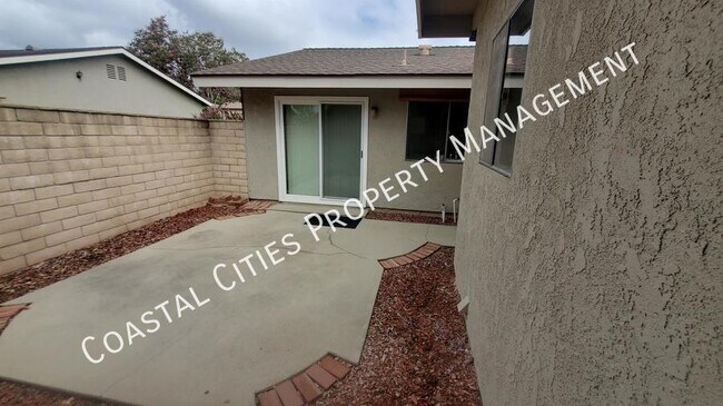 Building Photo - 1696 Carmel Cir E