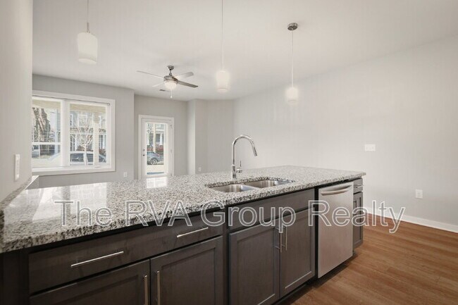 Building Photo - 918 Porter St