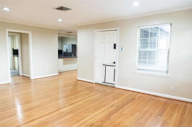 Building Photo - 5564 Aspen St