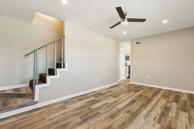 Building Photo - Section 8 Only | Renovated 2BR / 1.5BA | 1,020 Sq Ft Townhouse