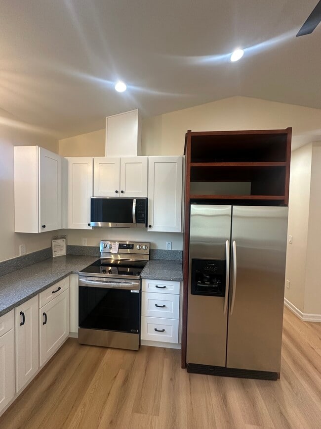 Building Photo - 12 Mast Ct