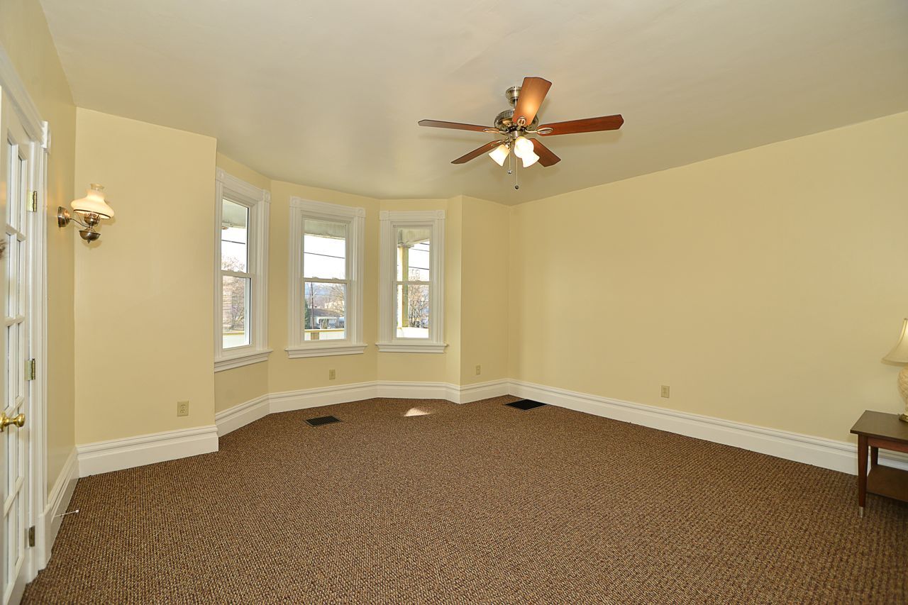 Livingroom - 98 Ohio River Blvd