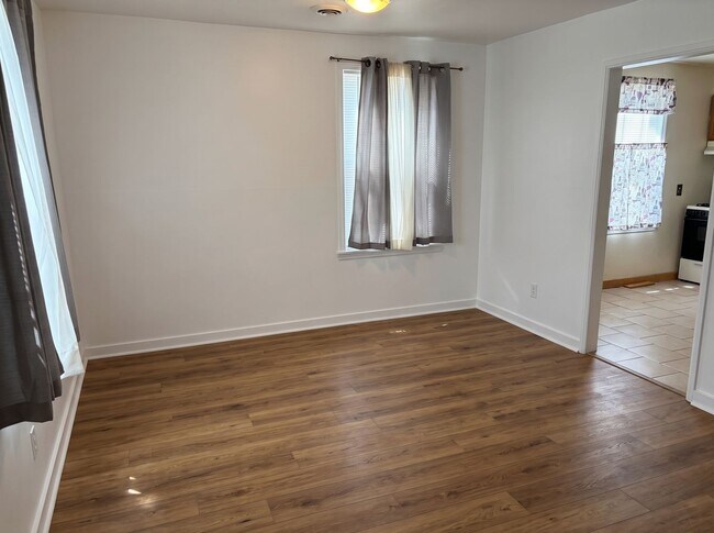 Building Photo - 1246 Gausco Rd