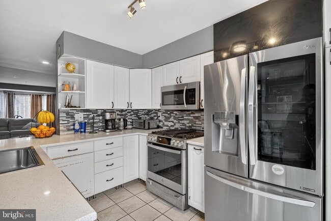 Building Photo - 3818 Early Glow Ln