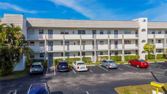 Building Photo - 8300 Sunrise Lakes Blvd