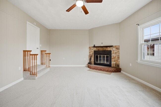 Building Photo - 1210 Pansy St