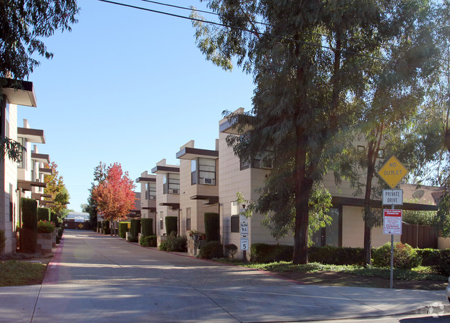 Primary Photo - Emerald Garden Townhomes