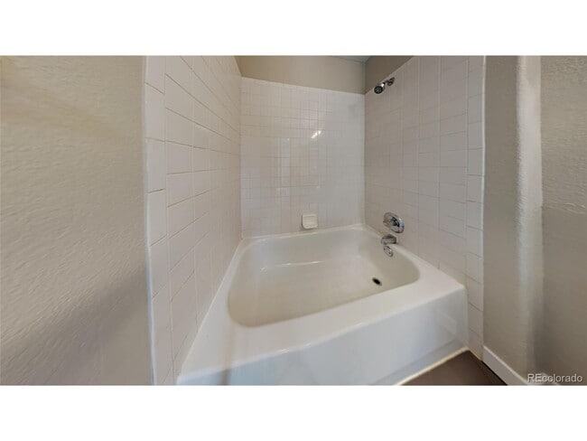 Building Photo - Refined Louisville Townhome — Garage, Gas ...