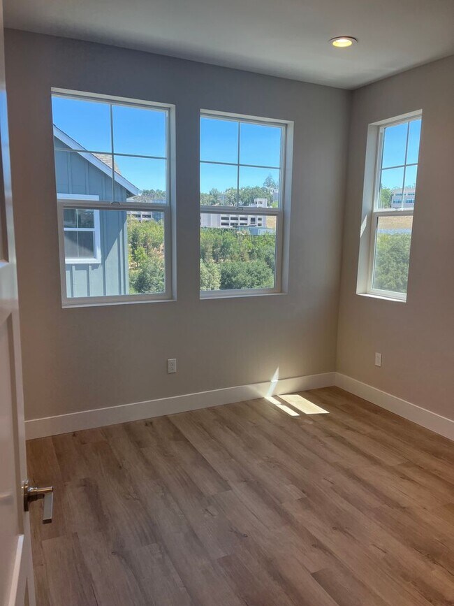 Building Photo - Beautiful New Construction Fountain Grove ...