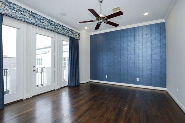 Building Photo - 2212 Stuart St