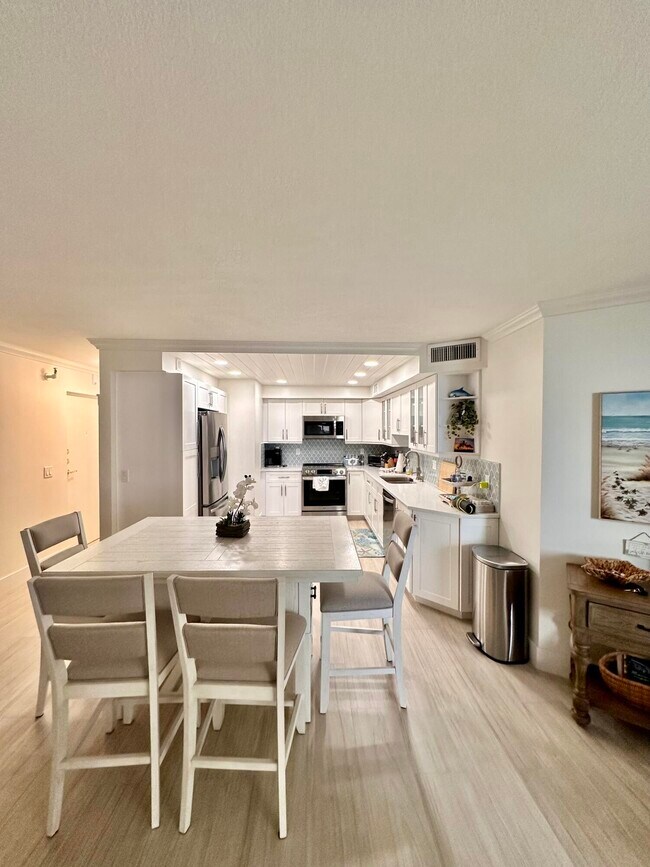 Building Photo - 2800 N Ocean Dr