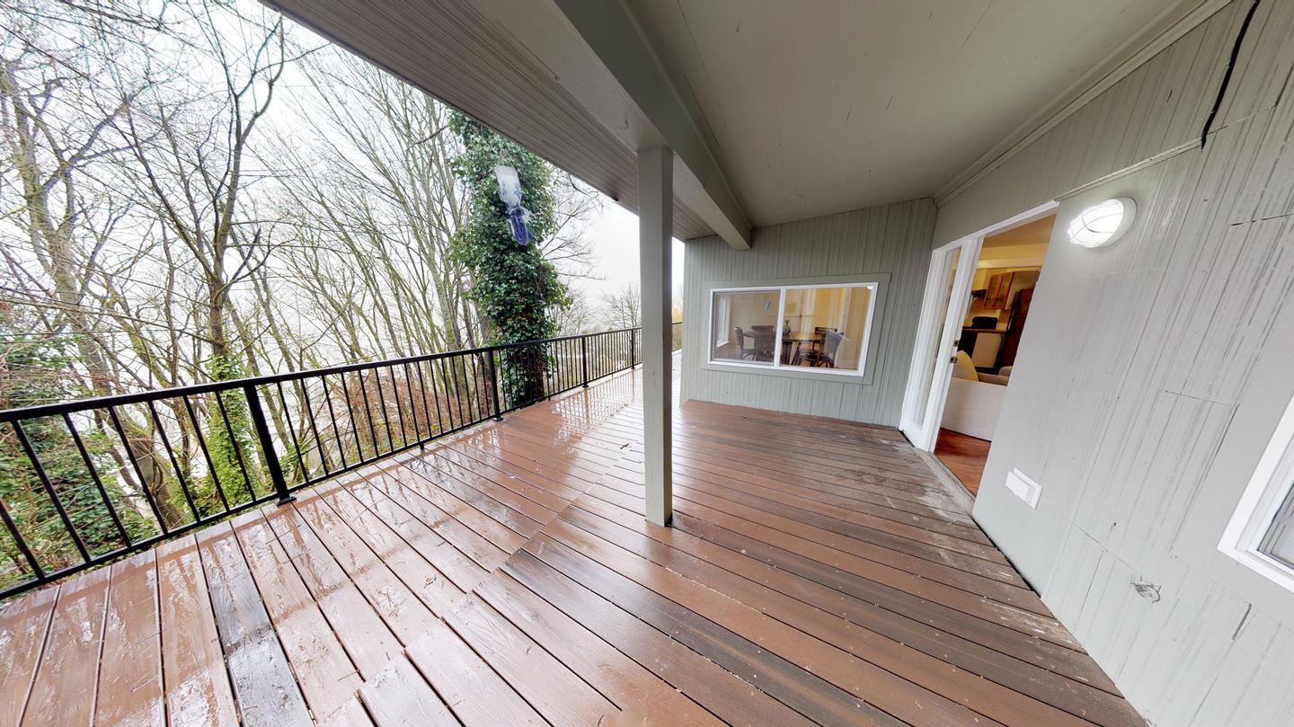 Building Photo - 1641 10th Ave E