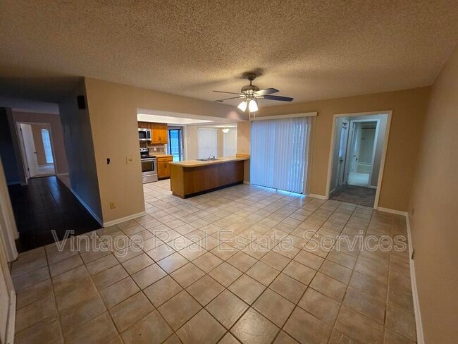 Building Photo - 4604 Landscape Dr
