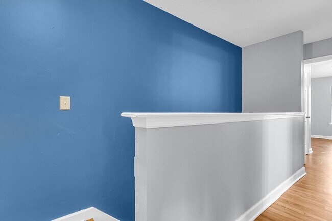 Building Photo - 206 Pine Shadow Dr