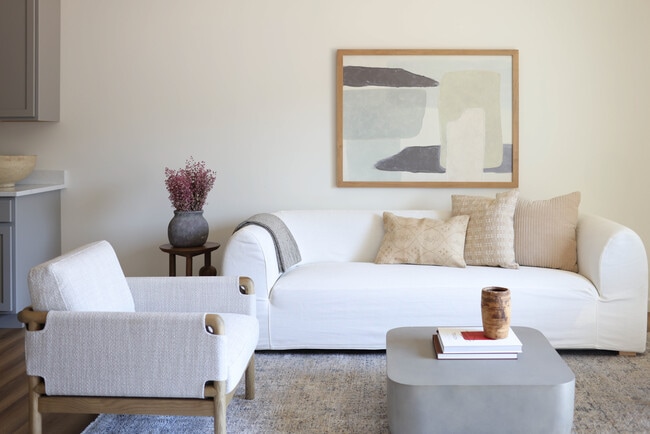 Building Photo - Luxury Style Apartments Located in York Suburban School District