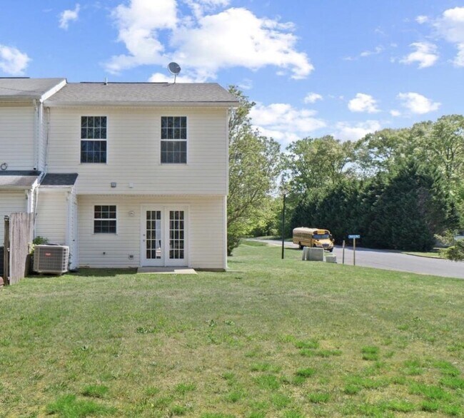 Building Photo - 45839 Wolftrap Way