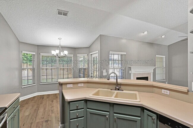 Building Photo - 1819 Branch Vine Dr W