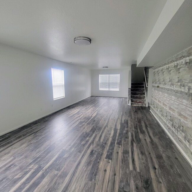 Building Photo - 107 El Dorado Trail E