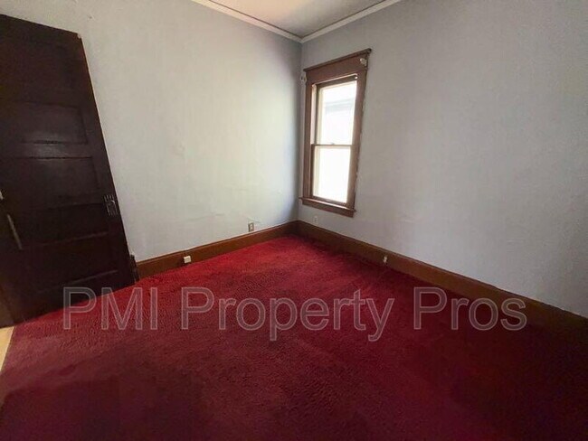 Building Photo - 2222 W Finn Pl