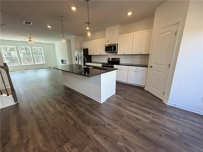 Building Photo - 6103 Wayburn St