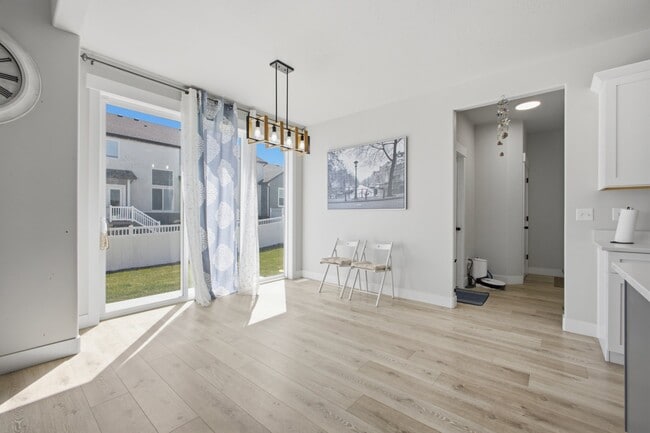 Building Photo - 4633 Sentry Dr