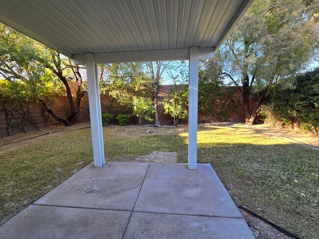 Building Photo - A Fabulous Single Story Home In Summerlin