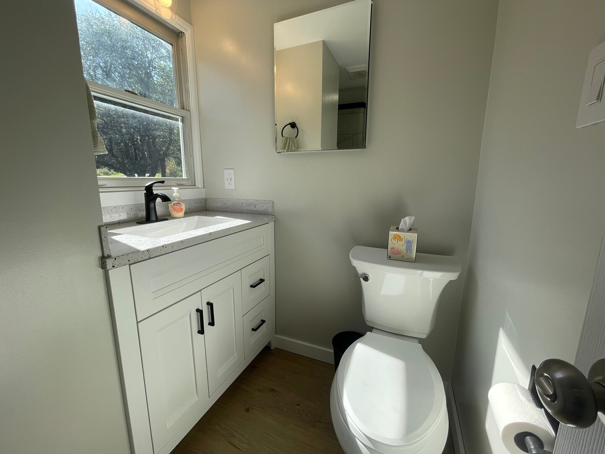 Building Photo - 832 VT-15