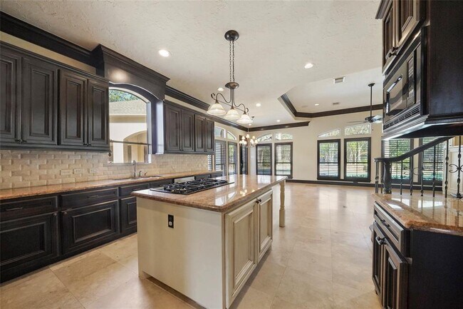 Building Photo - 30 N Palmiera Cir