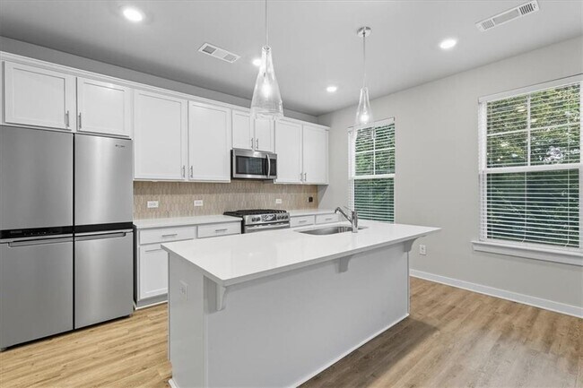 Building Photo - 2030 Main St NW