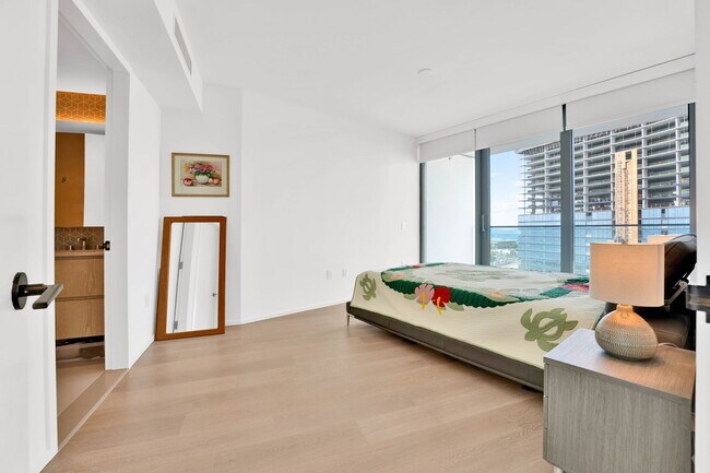 Building Photo - 1000 Auahi St