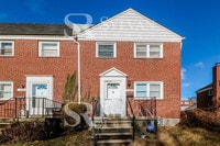 Building Photo - Prepare to fall in love with this 3 bedroo...