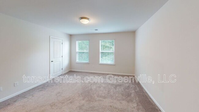 Building Photo - 312 Highline Trl