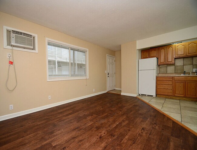 Building Photo - 612 N 46th St