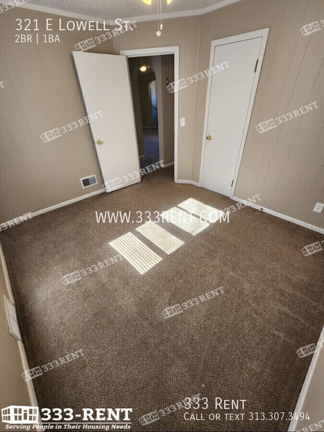 Building Photo - 321 E Lowell St