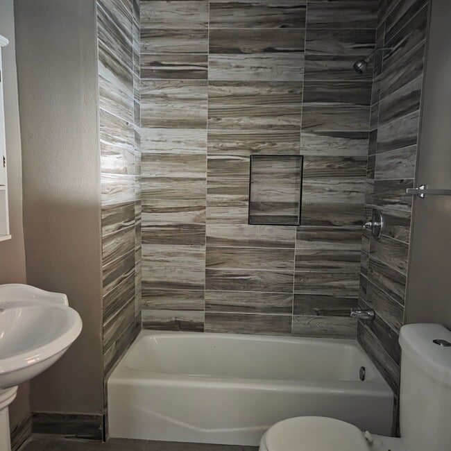 Building Photo - 4737 Dozier St