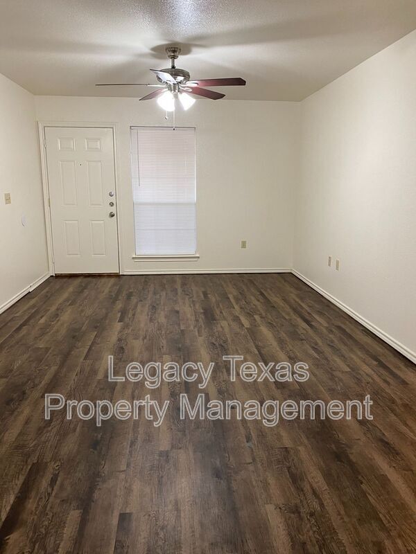 Building Photo - 1110 Williams Ave