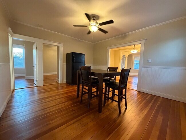 Building Photo - 320 Wood St