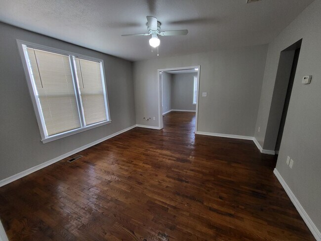 Building Photo - 705 N Boulevard
