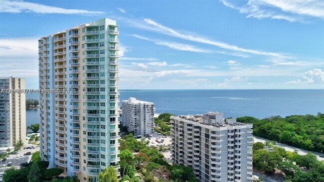 Building Photo - 2475 Brickell Ave