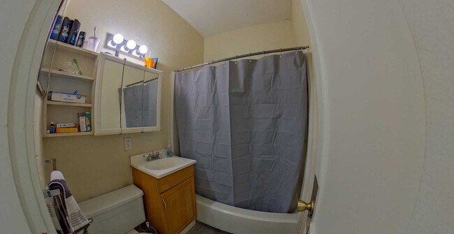 Building Photo - 512 Bluemont Ave